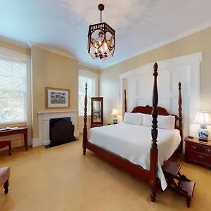 The Presidents' Quarters Savannah